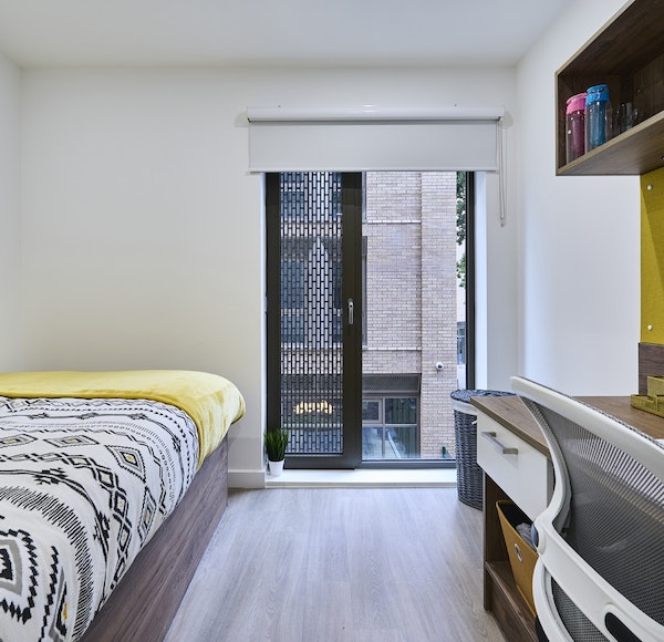 En-Suite - Large Flat - The Oaks - Gallery - 4