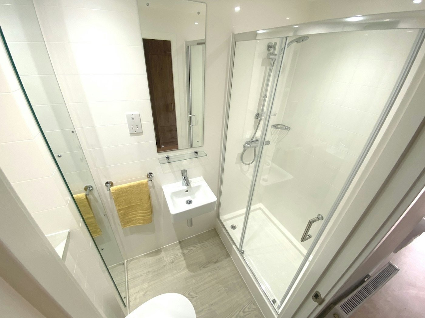  En-Suite Silver  -  The Oaks  - Gallery -  3