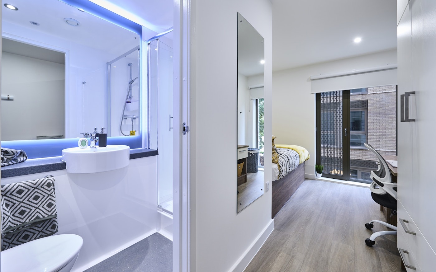  En-Suite Silver  -  The Oaks  - Gallery -  4