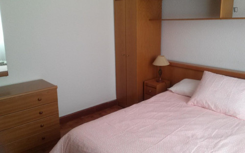 Bright and spacious room near the university and the city center. - Gallery - 2
