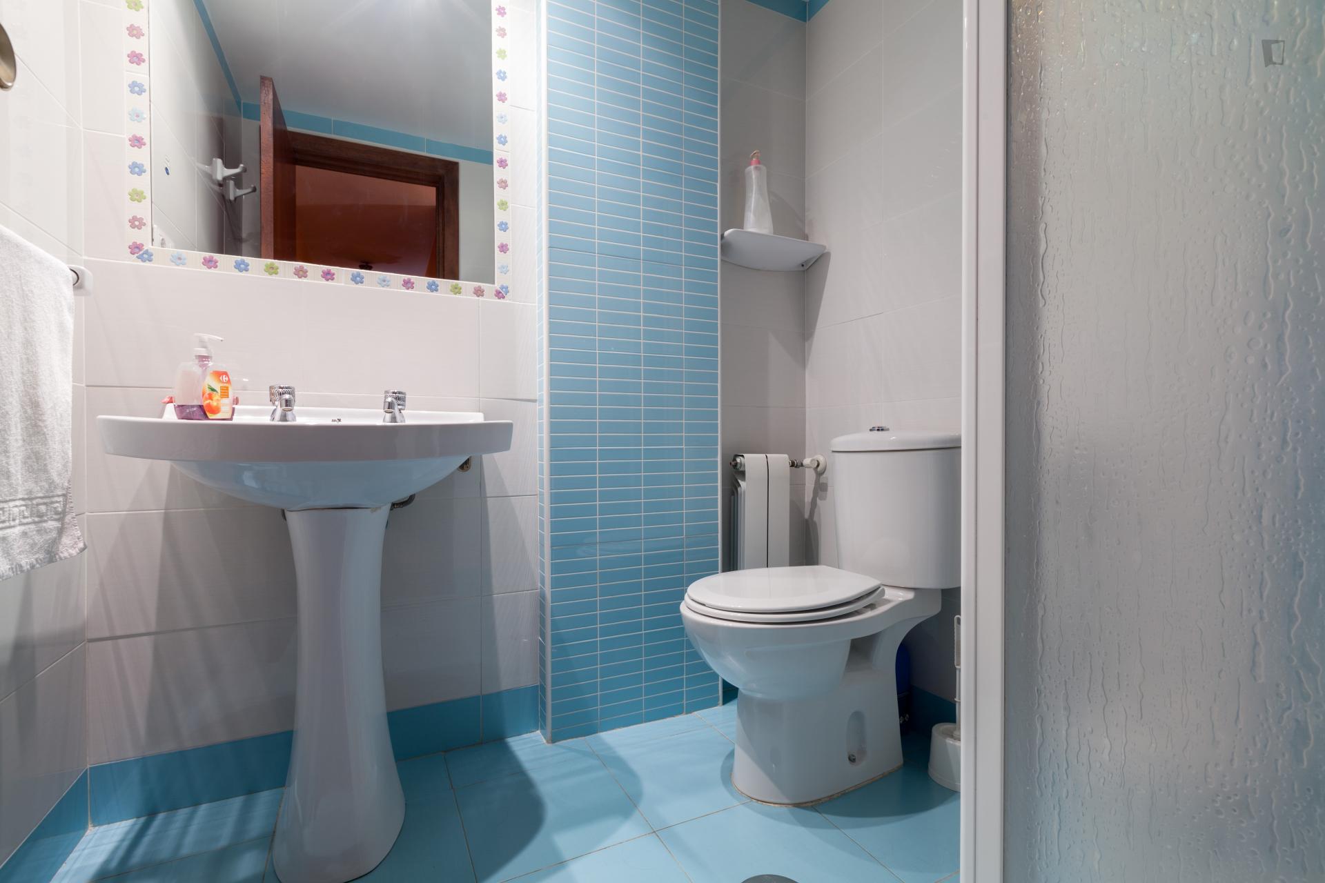 Charming single bedroom, near the University of Granada-Campus Fuentenueva with full board