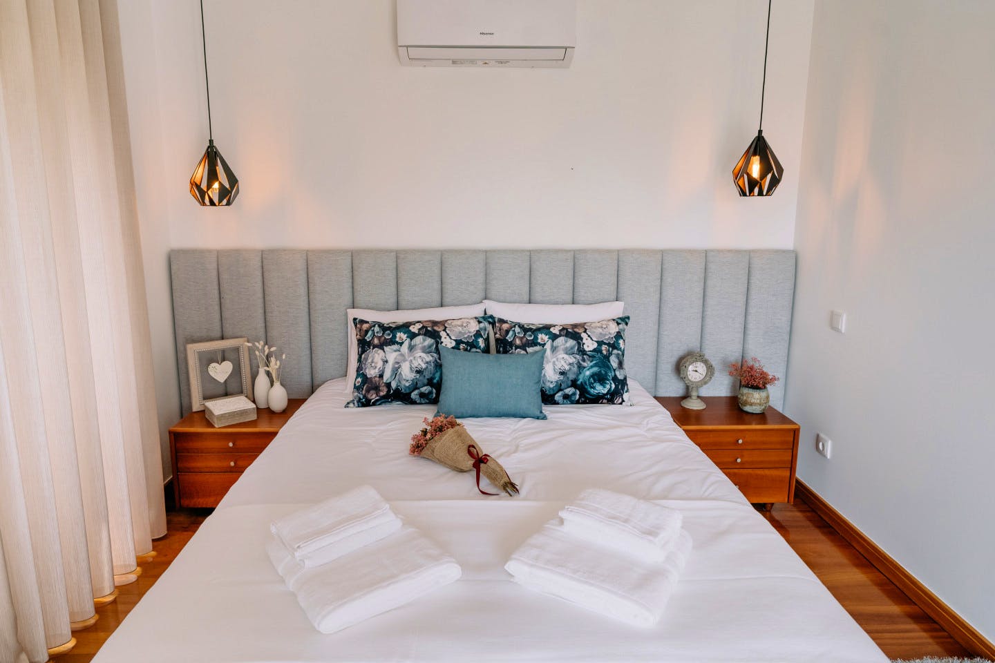 GORGEOUS Deluxe Bedroom - 1