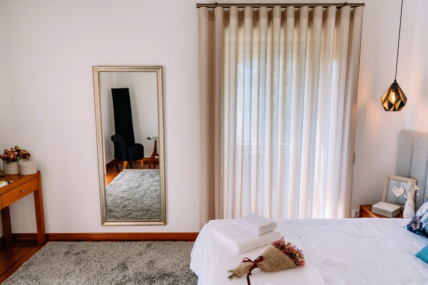 GORGEOUS Deluxe Bedroom - 20