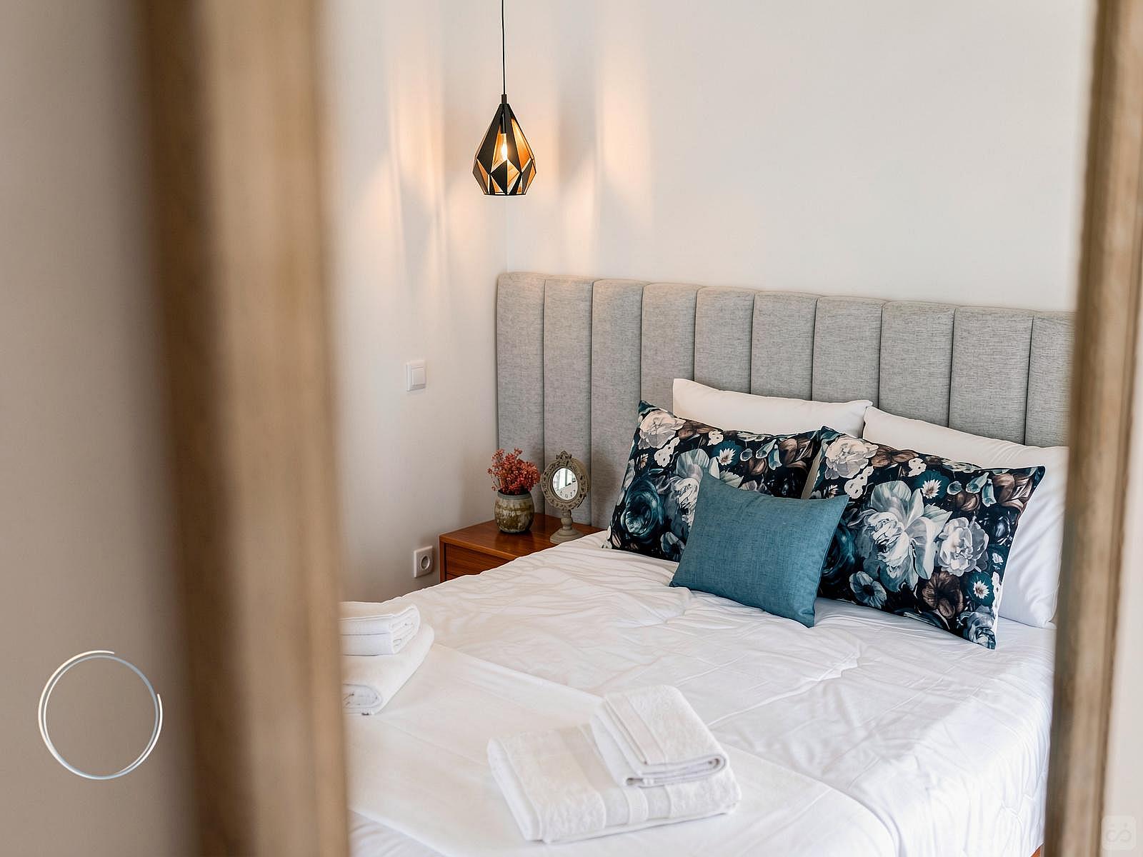 GORGEOUS Deluxe Bedroom - 90