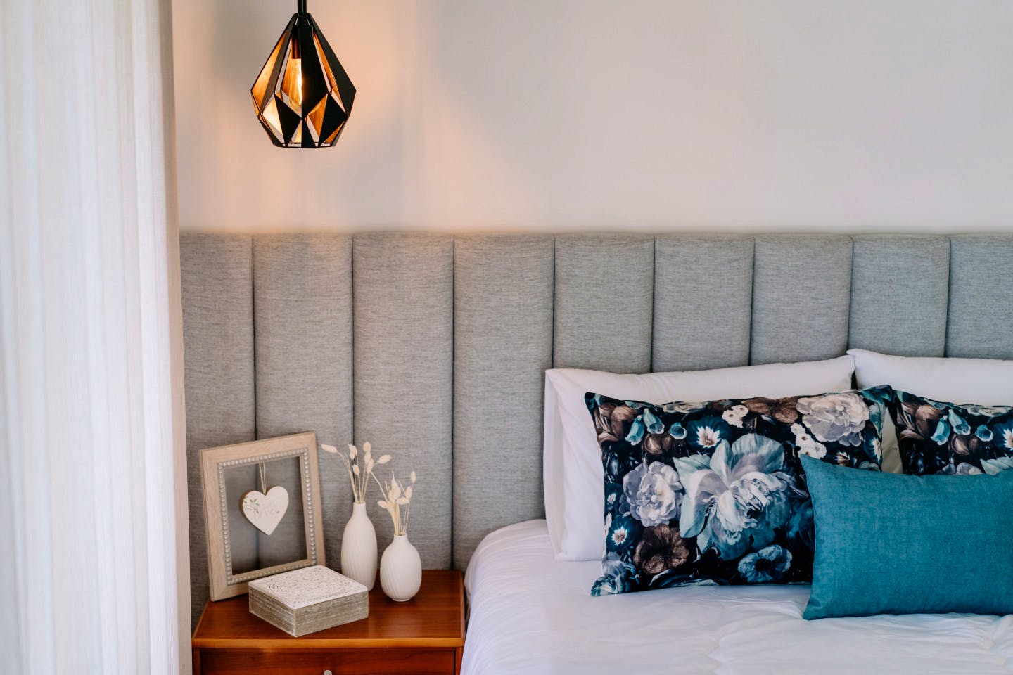 GORGEOUS Deluxe Bedroom - 2