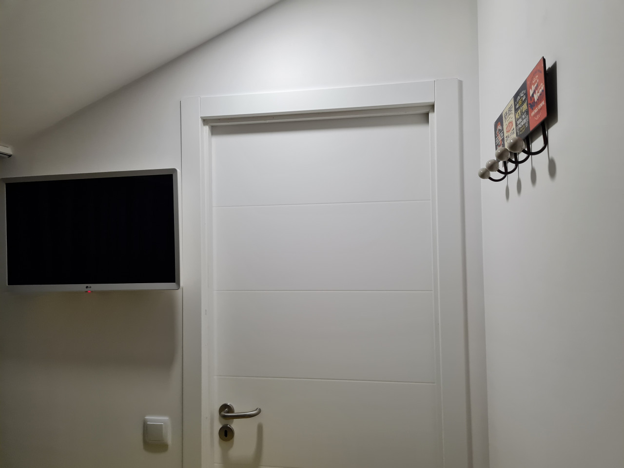 SOLE Tiny Bedroom - 25