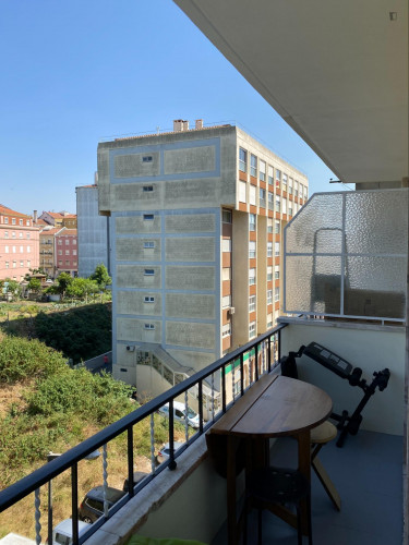 Nice double bedroom with a balcony, in a 2-bedroom flat