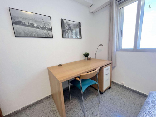 Cosy double bedroom near the University of Valencia