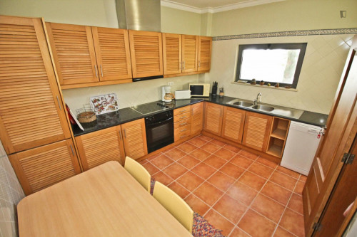 Charming twin bedroom next to Lagos train station