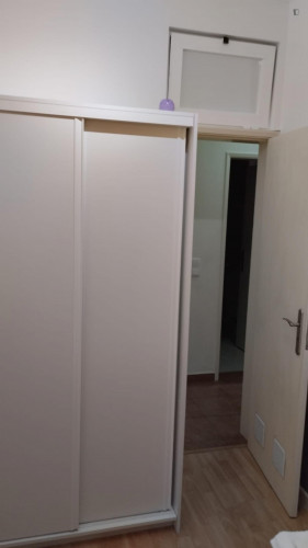 Cosy single bedroom near the Arroios metro