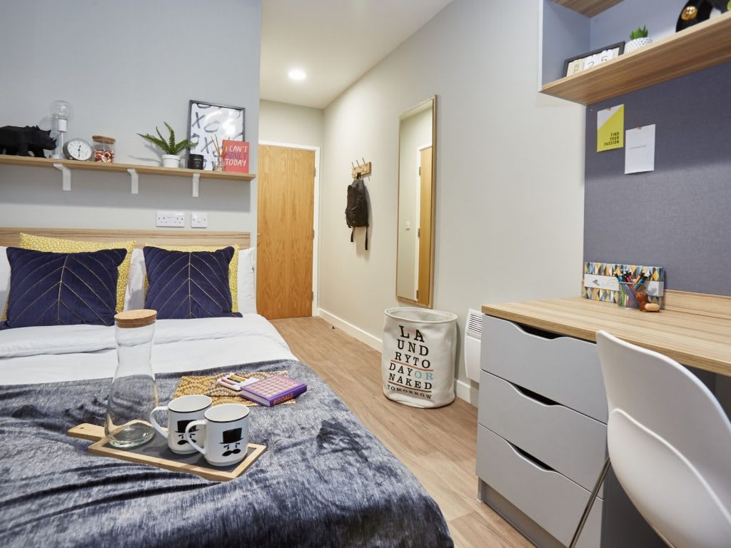  Silver En Suite  -  Gulson Gardens  - Gallery -  1