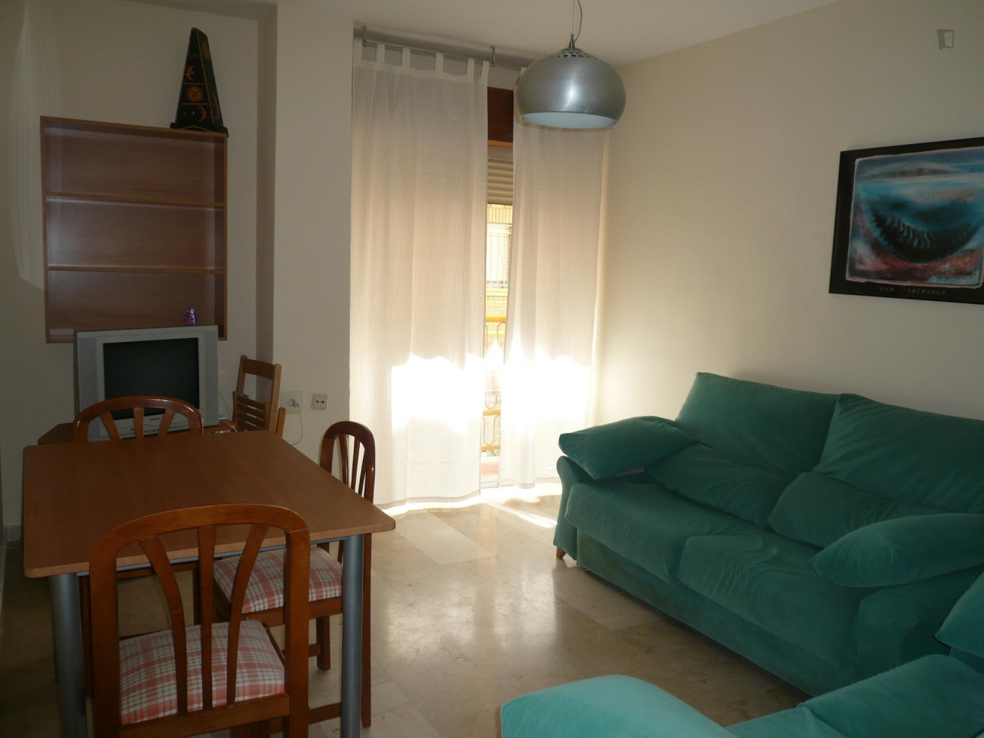Comfortable single bedroom not far from CEGRÍ