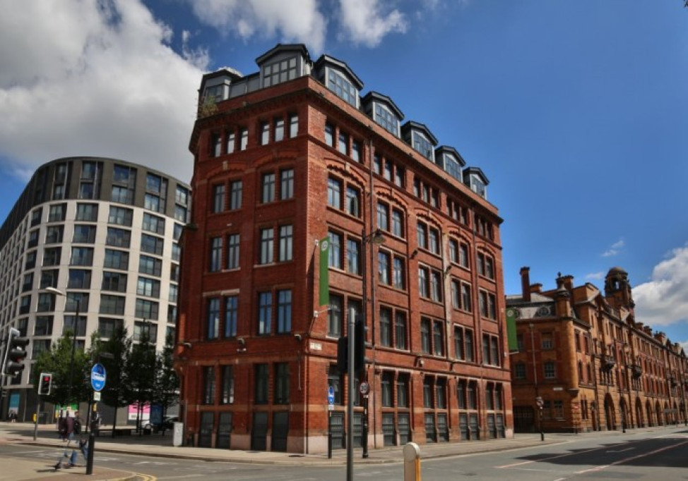 iQ Hollingworth House