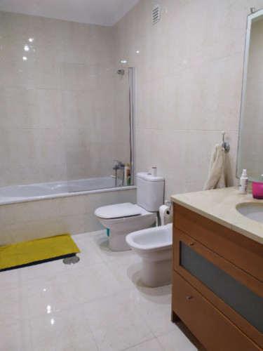 Great double bedroom in Vila do Conde, very close to Portas Fronhas metro station