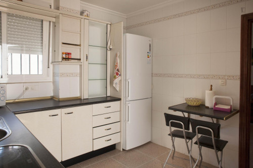 Wide and homely 3-bedroom apartment close to Universidad Pablo de Olavide - Gallery - 26