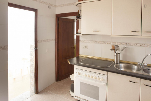 Wide and homely 3-bedroom apartment close to Universidad Pablo de Olavide - Gallery - 23