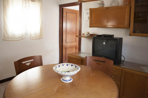 Wide and homely 3-bedroom apartment close to Universidad Pablo de Olavide - Gallery - 20