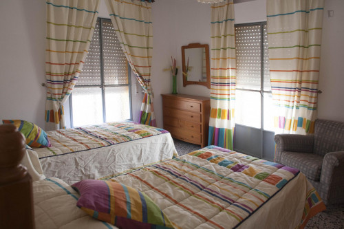 Wide and homely 3-bedroom apartment close to Universidad Pablo de Olavide - Gallery - 14
