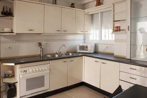 Wide and homely 3-bedroom apartment close to Universidad Pablo de Olavide - Gallery - 25