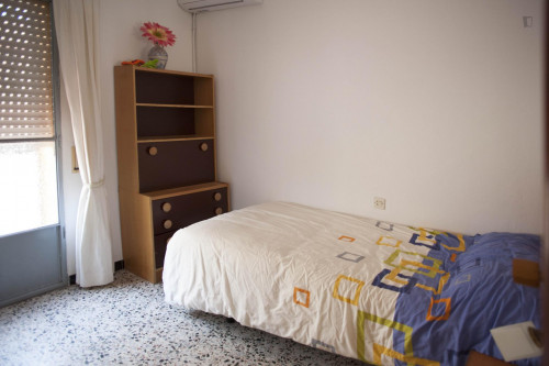 Wide and homely 3-bedroom apartment close to Universidad Pablo de Olavide - Gallery - 9