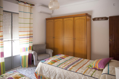 Wide and homely 3-bedroom apartment close to Universidad Pablo de Olavide - Gallery - 13
