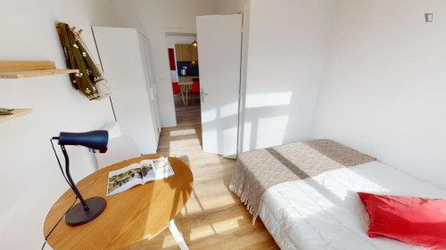 Cool double bedroom not far from Asnières-sur-Seine train station