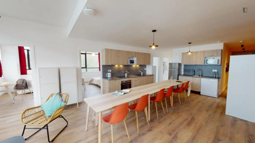 Cool double bedroom not far from Asnières-sur-Seine train station