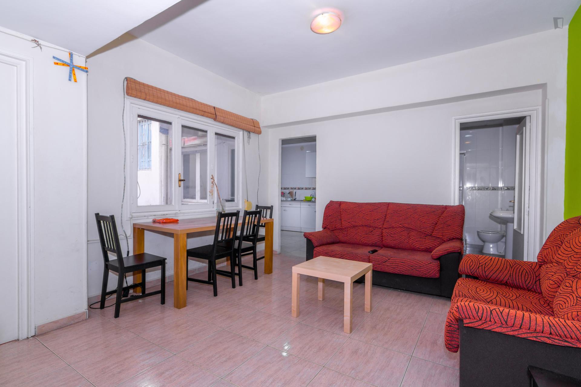 Bright double bedroom near Parc del Tossal