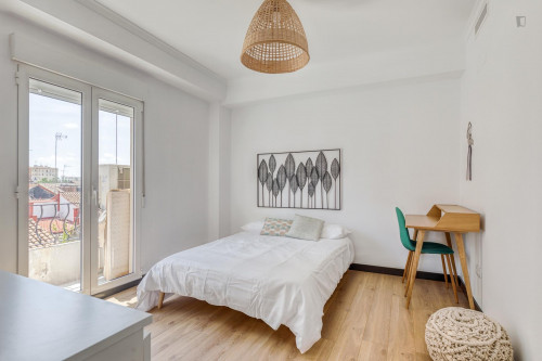 Modern double bedroom in a Luxury Apartment to Rent, Valencia, Spain - Gallery - 25