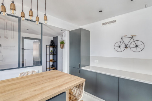 Modern double bedroom in a Luxury Apartment to Rent, Valencia, Spain - Gallery - 13