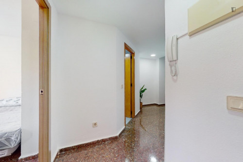 Attractive single ensuite bedroom in a property with balcony - Gallery - 9