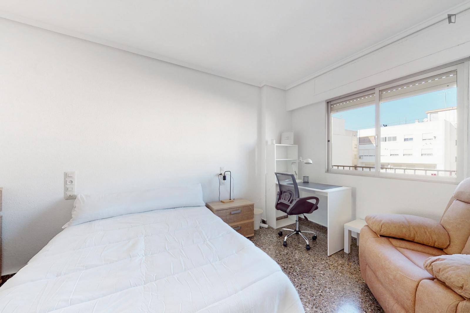 Appealing Single Bedroom - Appealing single bedroom - Gallery - 1