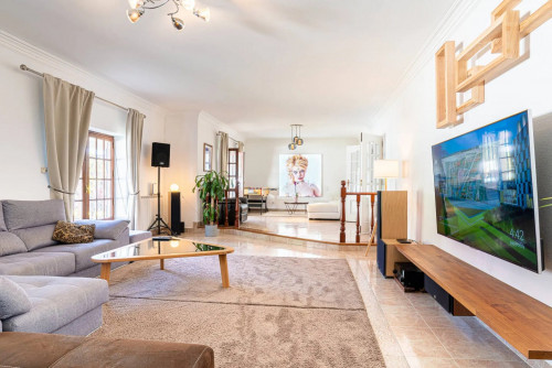 Vibrant Outstanding Complex w/ Pool