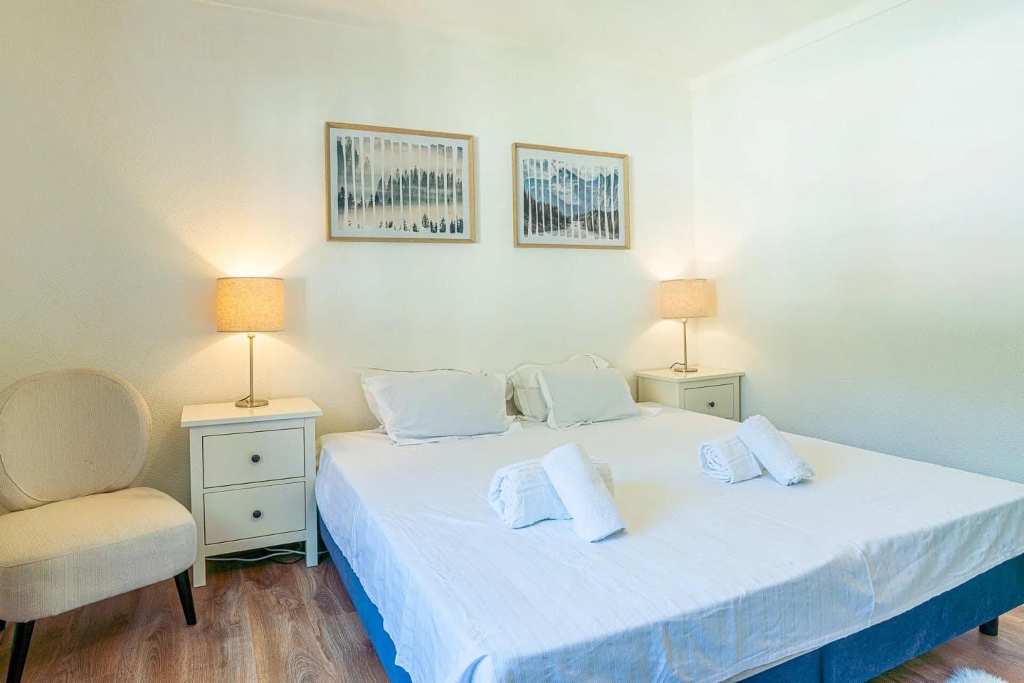  Private Ensuite  -  Vibrant Outstanding Complex w/ Pool  - Gallery -  16