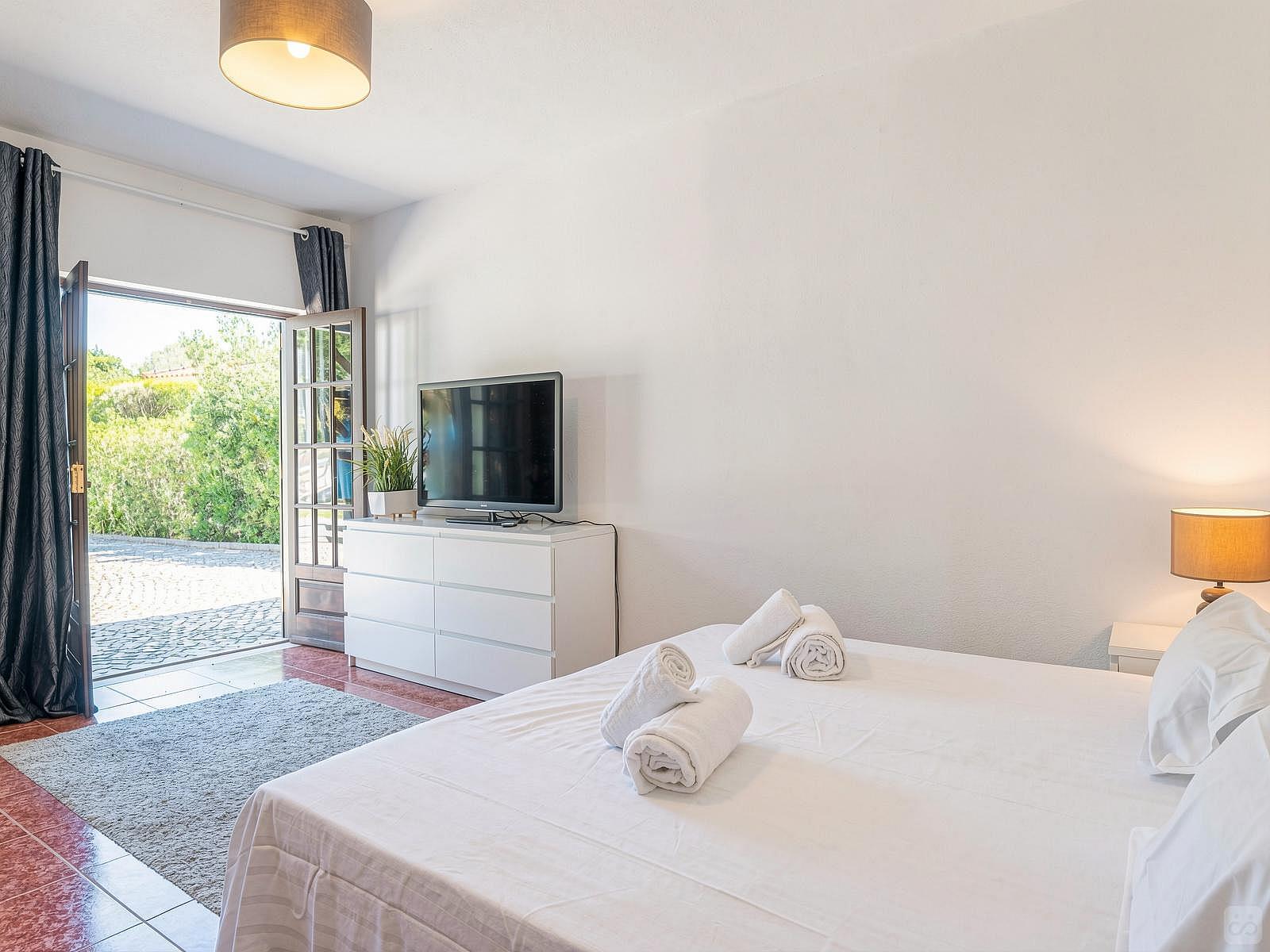  Private House (bedroom + Living Room/kitchen)  -  Vibrant Outstanding Complex w/ Pool  - Gallery -  4