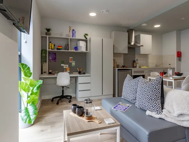  Bronze Studio  -  The Refinery  - Gallery -  3