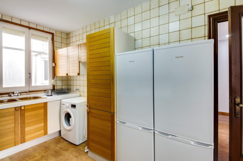 Spacious double bedroom in a student flat, in Ciutat Vella - Gallery - 11