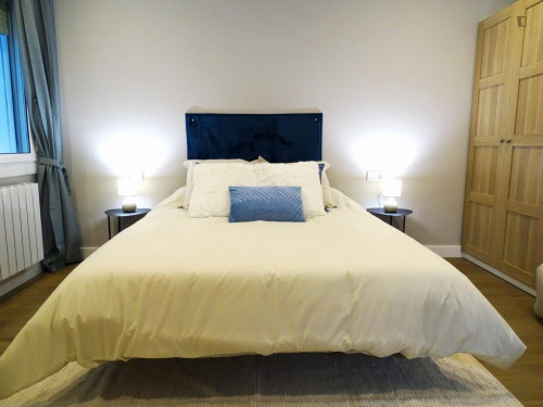 Large Appealing single bedroom