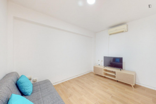 Cozy single bedroom - Gallery - 5