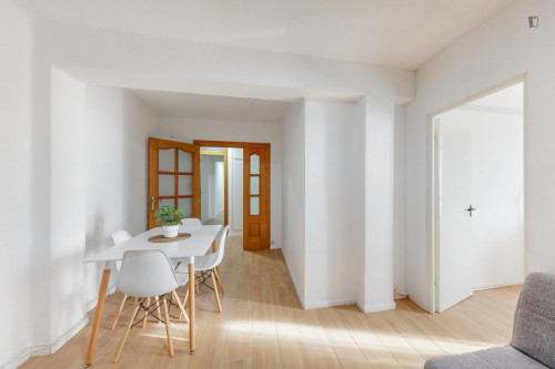 Cozy single bedroom - Gallery - 3