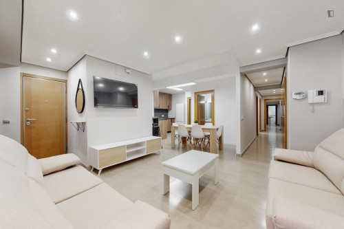Appealing single bedroom