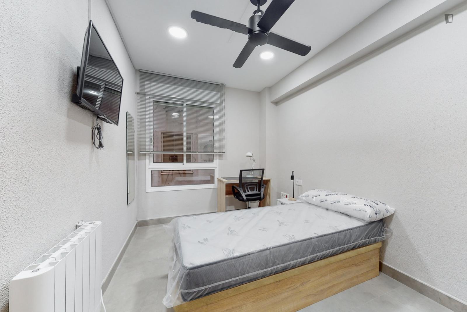 Appealing Single Bedroom - 1