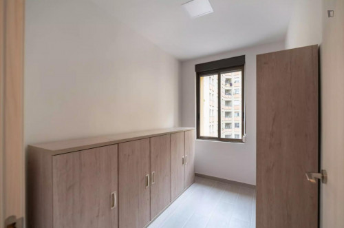 Appealing single bedroom with balcony