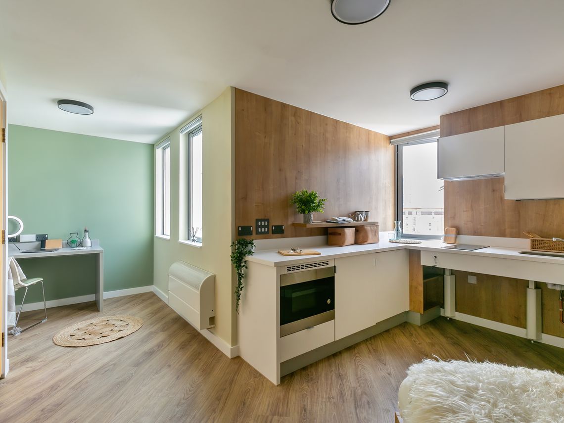 Extra Large Double Studio - The Refinery - Gallery - 2