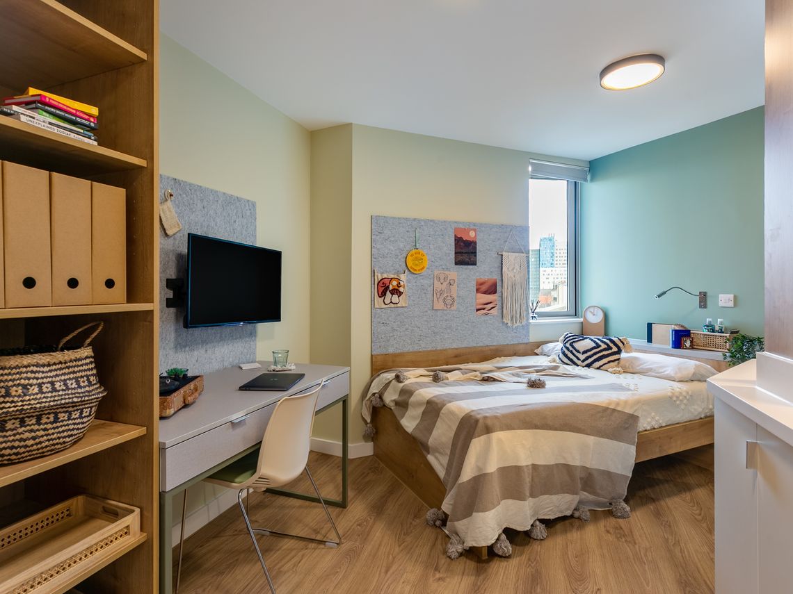  Large Studio  -  The Curve  - Gallery -  5