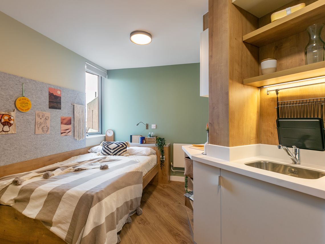 Large Studio - The Refinery - Gallery - 1