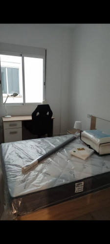 Attractive single bedroom in a property with balcony