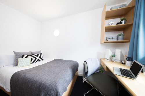 Brook Hall - Rooms