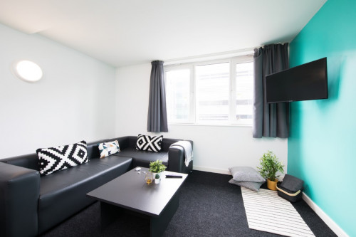Brook Hall - Gallery - 17
