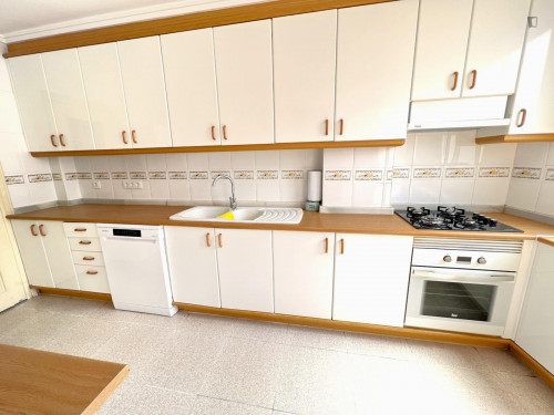 Great double bedroom in a 5-bedroom apartment, in Rascanya - Gallery - 11
